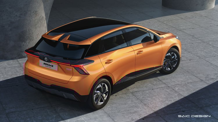 MG4 électrique V2 vue arrière en plongée avec bandeau lumineux LED