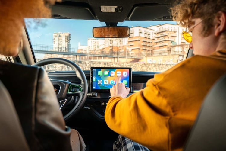 L'écran tactile de 10 pouces de la Myli possède deux prises USB