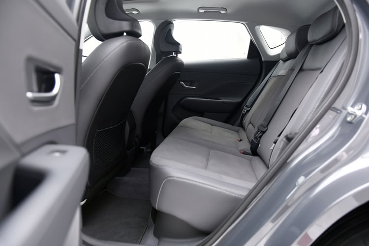 L'alerte de présence de passager arrière est de série sur toutes les finition du Kona