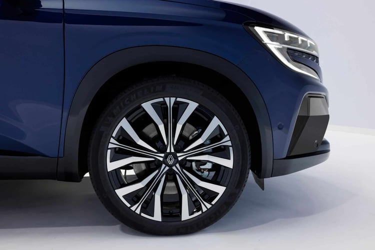 Par défaut, l'Espace est équipé de roues de 19 pouces en finition Techno