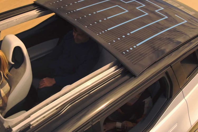 Recharger sa voiture électrique grâce aux panneaux solairex sur le toit ? Ce n'est pas la mer à boire pour l'Ocean.