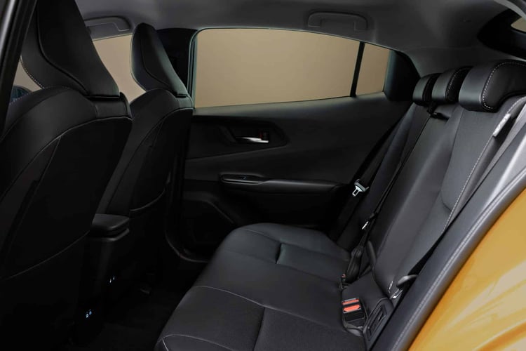 A l'arrière, la Prius pourra recevoir 3 passagers