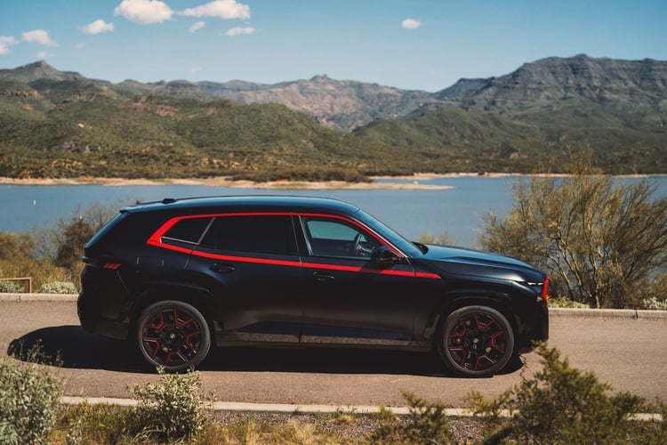En tout électrique, le XM Red Label peut atteindre 140 km/h de pointe