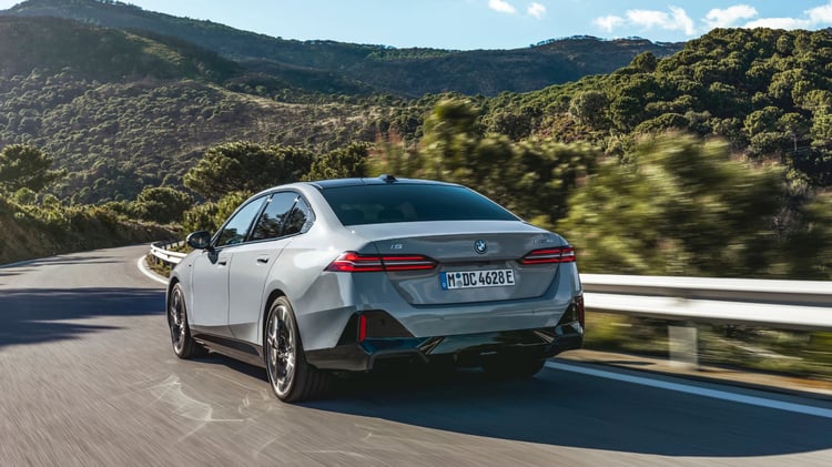 La vitesse maximale de l'i5 eDrive 40 est de 193 km/h