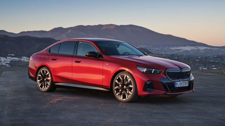 Les dimensions de l'i5 M60 : 5060 mm de long, 1900 mm de large et 1505 mm de haut 