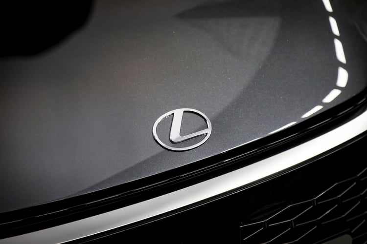 Logo capot du crossover