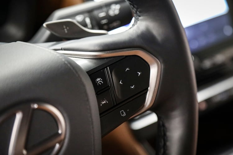 Commandes au volant du crossover