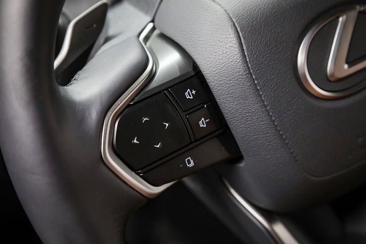 Commandes au volant du crossover