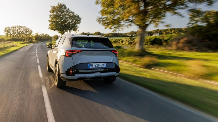 Kia Sportage hybride en roulage, vitesse maximale de 196 km/h