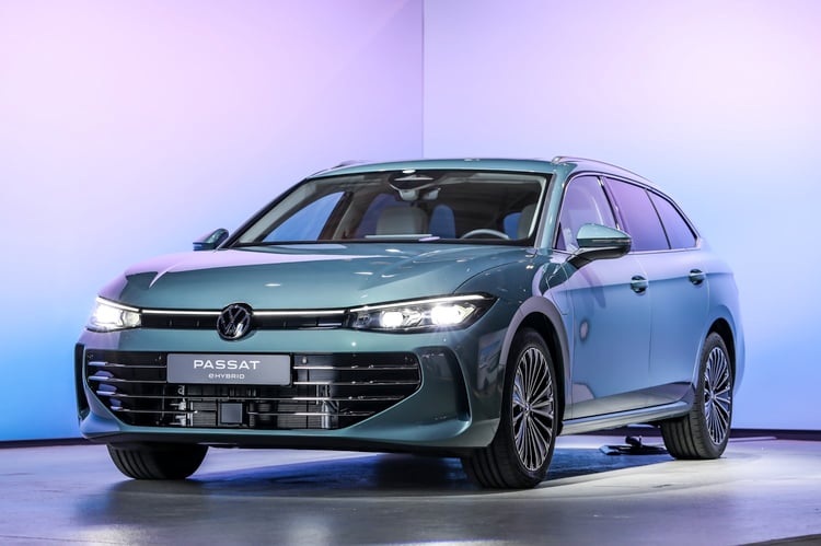 Volkswagen Passat eHybrid trois quarts avant
