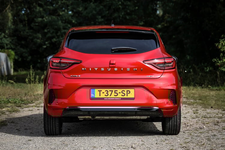 Mitsubishi Colt HEV face arrière