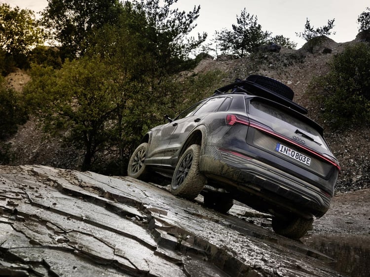 Audi Q8 e-tron Dakar edition
