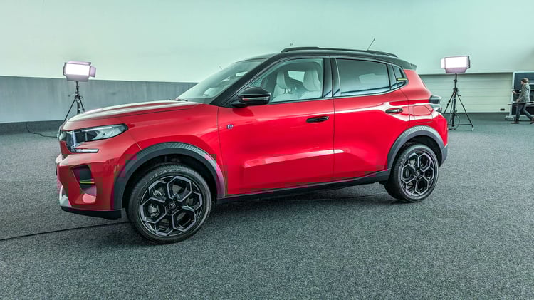 La nouvelle ë-C3 mesure 4.01 m de long pour 1.76m de large et 1.57m de haut