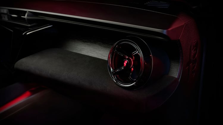 Buse d’aération circulaire éclairée de l’Alfa Romeo Junior électrique Veloce dans l’habitacle
