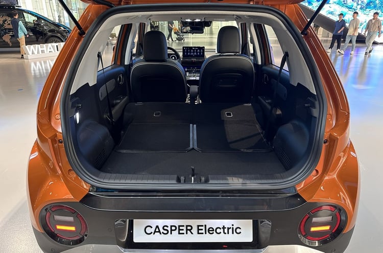 Une fois les sièges arrière rabattus, la capacité de franchement dépasse les 1000 litres.