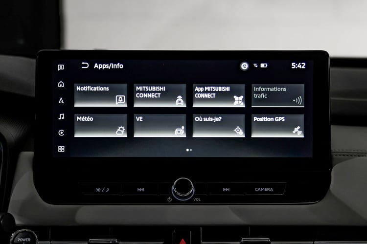 À bord du Mitsubishi Outlander PHEV