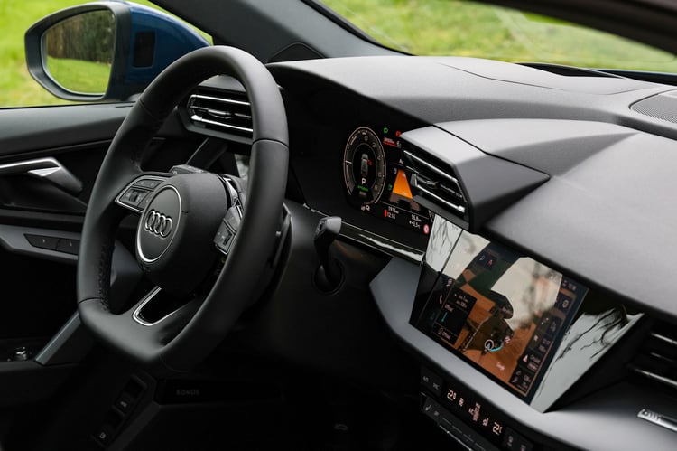 À bord de la compacte hybride rechargeable