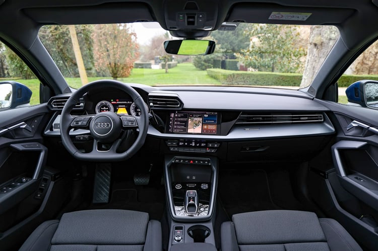 À bord de la compacte hybride rechargeable