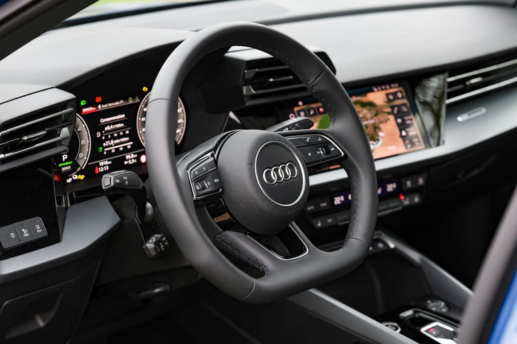 À bord de la compacte hybride rechargeable