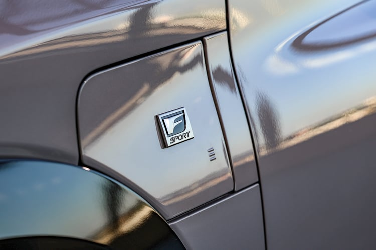 Design du Lexus RS 550e F Sport