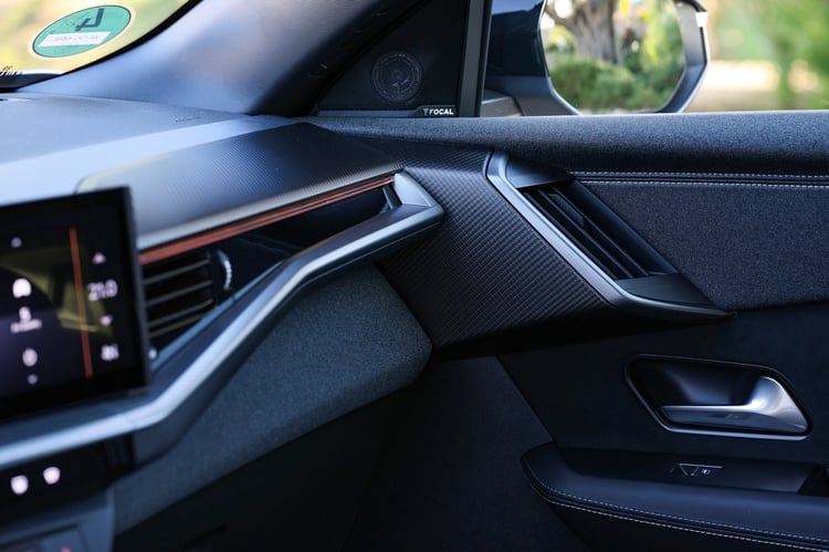 Intérieur du SUV hybride rechargeable