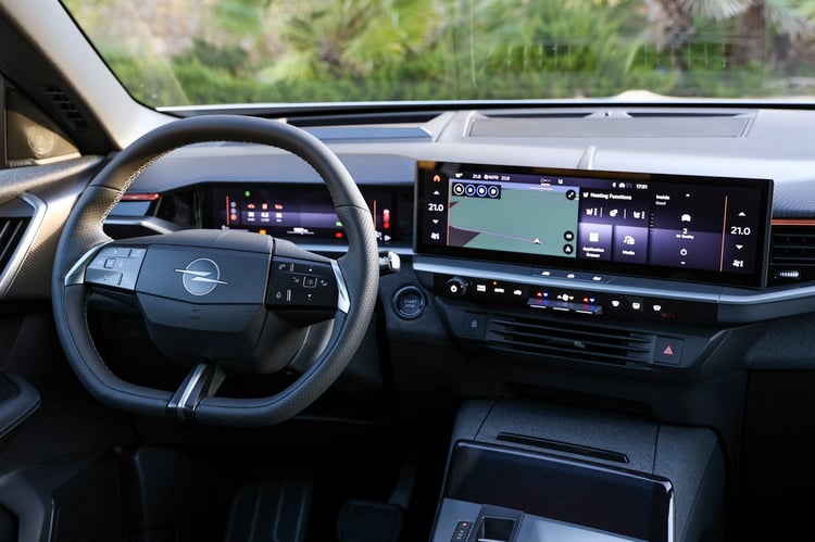 Intérieur du SUV hybride rechargeable