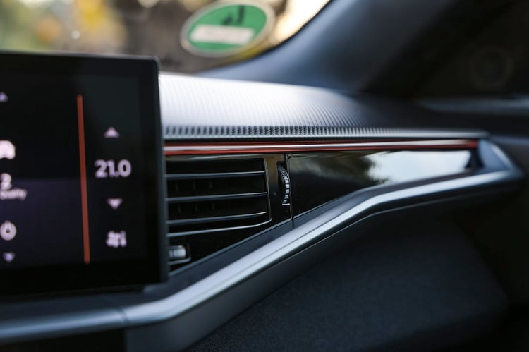 Intérieur du SUV hybride rechargeable