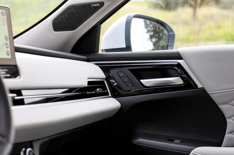 Détails du SUV hybride rechargeable