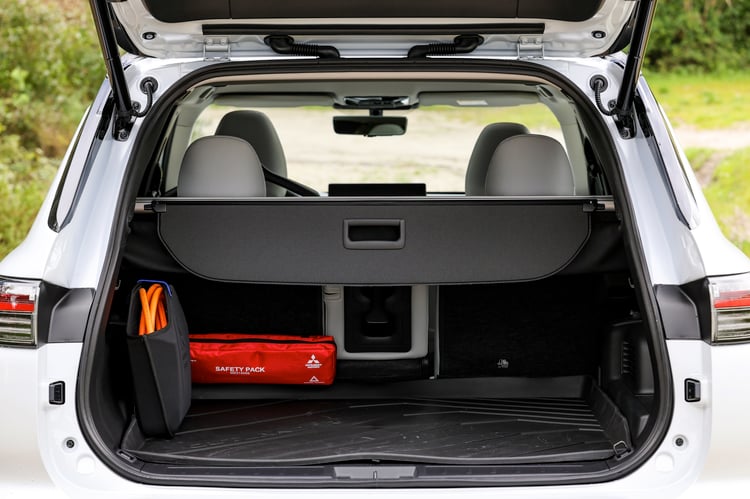 Coffre du SUV hybride rechargeable