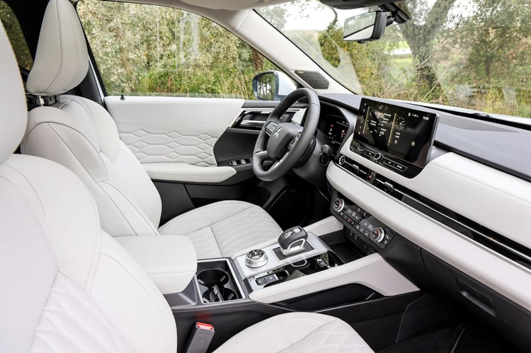 Intérieur du SUV hybride rechargeable