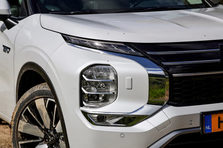 Design du Mitsubishi Outlander PHEV 2025