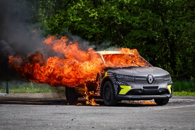Renault Megane E-Tech et Fireman Access