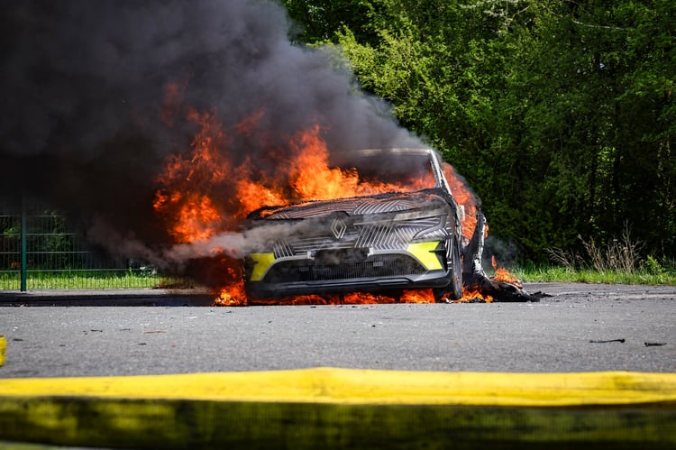 Renault Megane E-Tech et Fireman Access