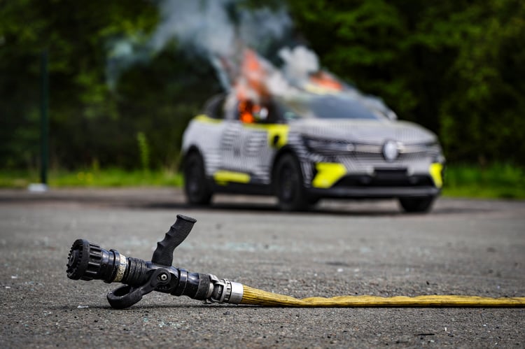 Renault Megane E-Tech et Fireman Access