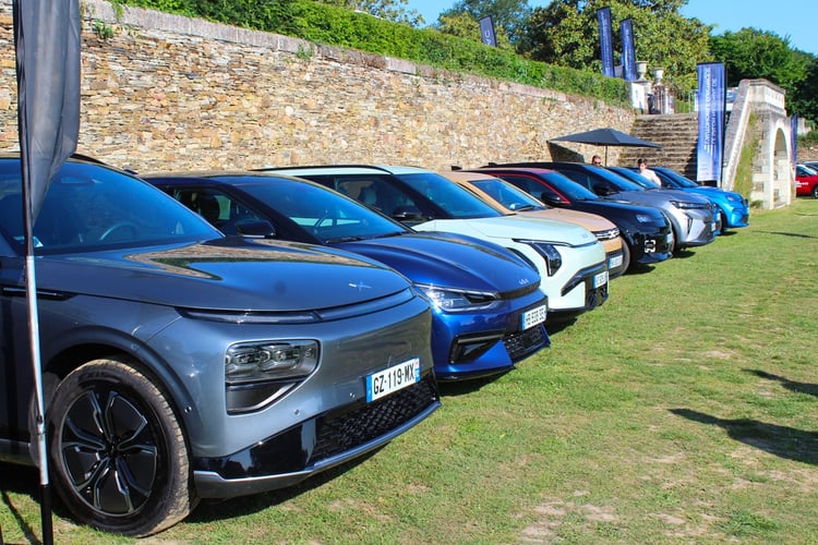 Brochette de voitures électriques à essayer