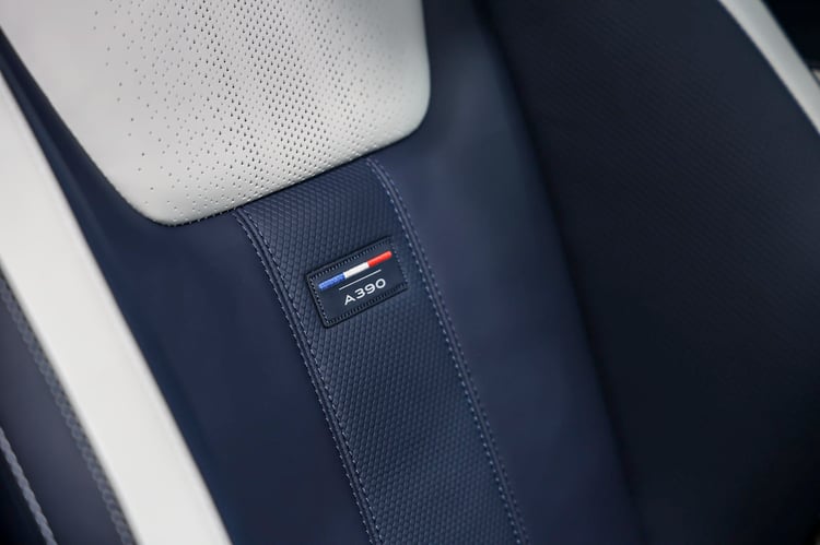 À bord du SUV coupé électrique