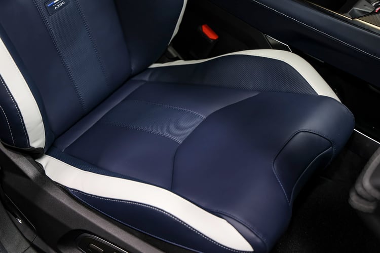 À bord du SUV coupé électrique