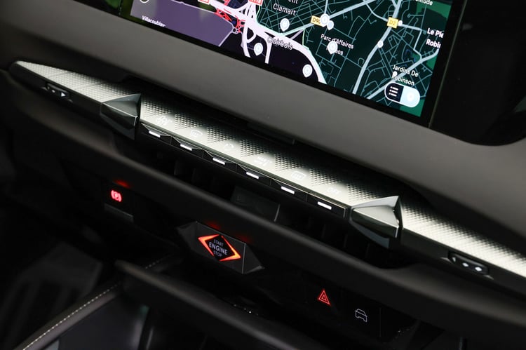 À bord de la berline électrique