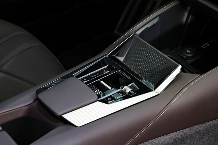 À bord de la berline électrique