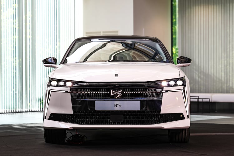 Design DS N°4 E-Tense