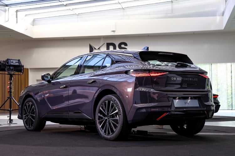 Design DS N°4 E-Tense