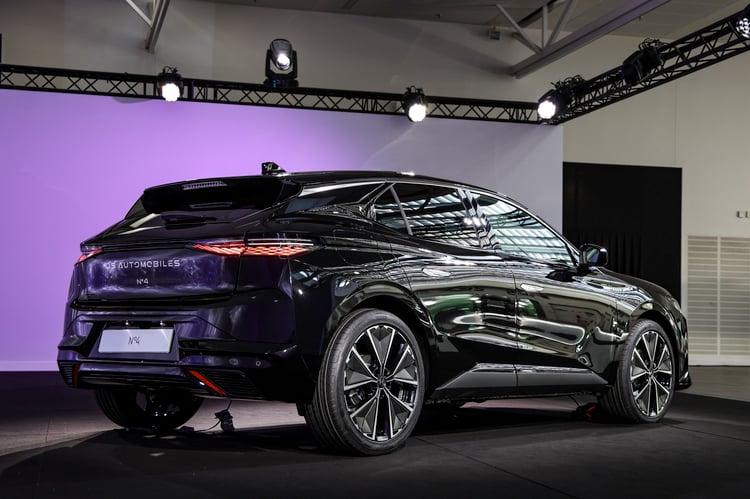 Design DS N°4 E-Tense