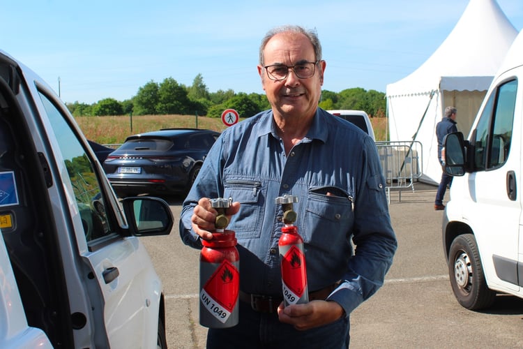 EcoGreen 2025 : Marc Mouthon nousmontre les bouteilles d'hydrogène comprimé