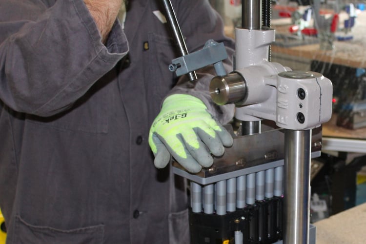 Chez VoltR : Extraction des cellules lithium