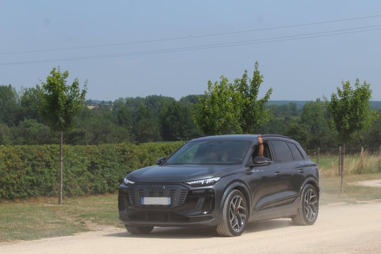 Davy Freslon, Audi expert e-tron, à bord d'une Audi SQ6