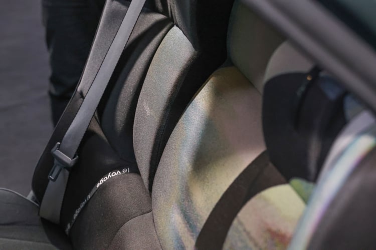 À bord de la Renault Emblème