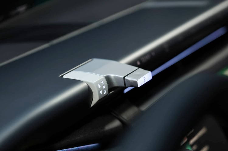 À bord de la Renault Emblème