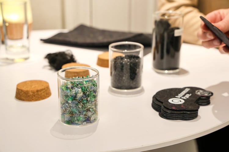 Des panneaux et tissus par Autoneum