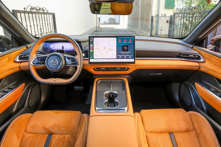 À bord de la Mazda 6e