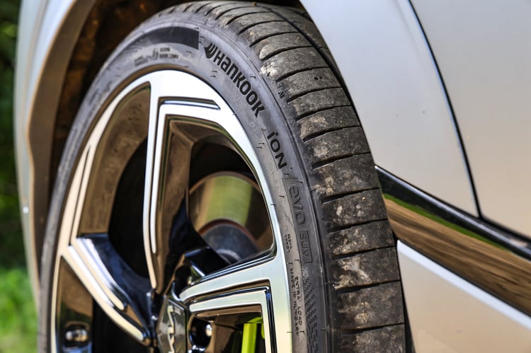 Hankook iON evo